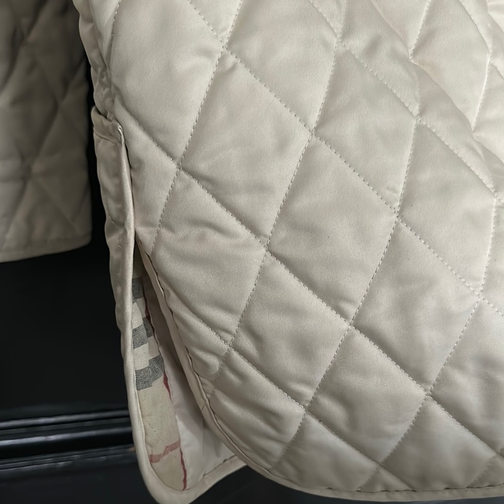 Burberry SZ S Quilted Cream Jacket - Picture 4 of 14